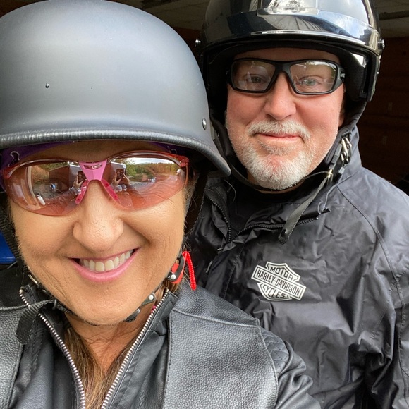 Meet your Posher, Stephanie - Picture 3 of 7